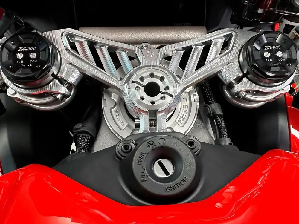 Acquista Ora PIASTRA DI STERZO SUPERIORE 53MM MOTOCORSE DUCATI PANIGALE V4 / S 2025-