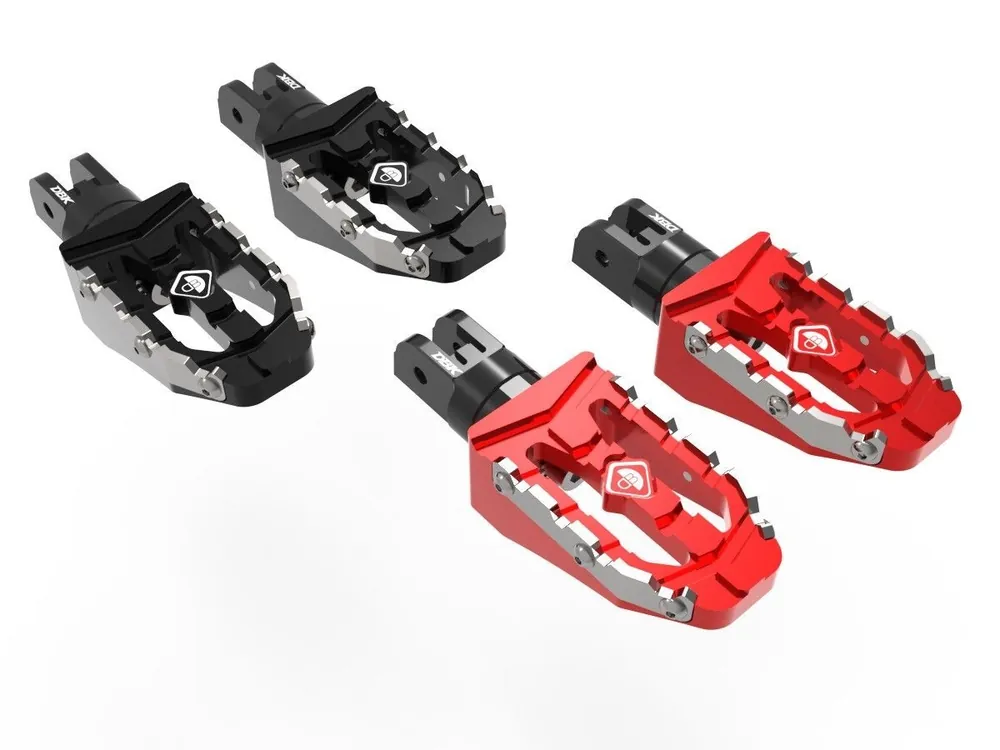 PPDV10 PEDALI PILOTA ENDURO REGOLABILI DBK DUCATI MONSTER 937 / SP 2021-2024- Promozione Esclusiva