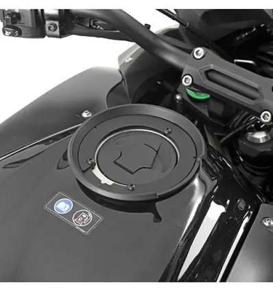 Flangia serbatoio Givi BF26 per borsa XS320 Tanklock su Kawasaki Versys 650 15-21- Ultima Occasione