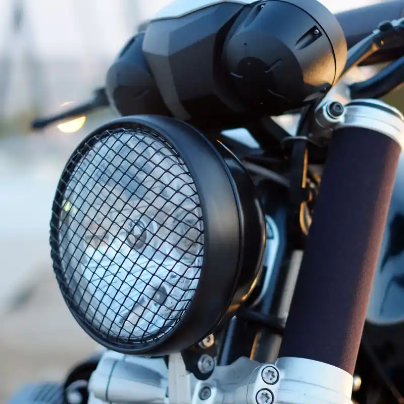Prezzo Scontato UNIT GARAGE GRIGLIA PROTEZIONE FARO ANTERIORE nero-