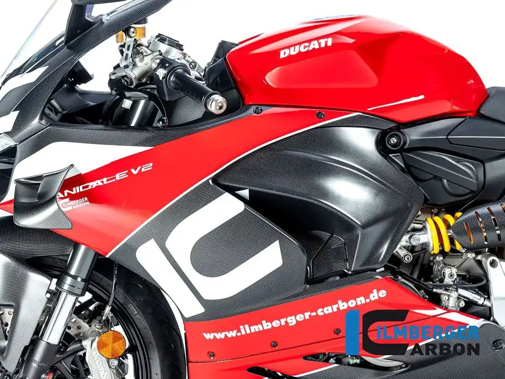 Offerta CARENA LATERALE SINISTRA PREFORATA CARBONIO OPACO ILMBERGER DUCATI PANIGALE V2 2020-2024-