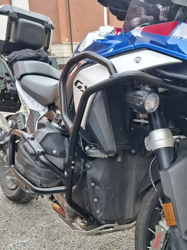 Di Tendenza ISOTTA Barre Paramotore Paratelaio Crash Bar in Alluminio BMW R1300 GS 2024 NERO