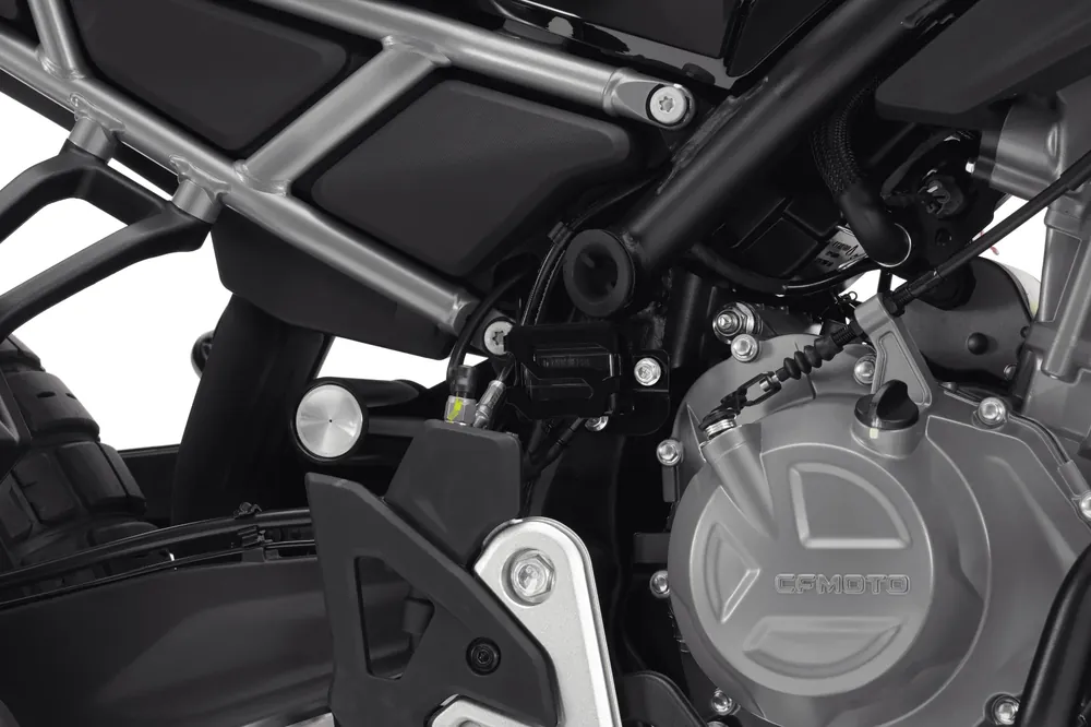 Promo Stagionale ISOTTA Protezione serbatoio dell'olio del freno posteriore per CF MOTO MT 450 2024
