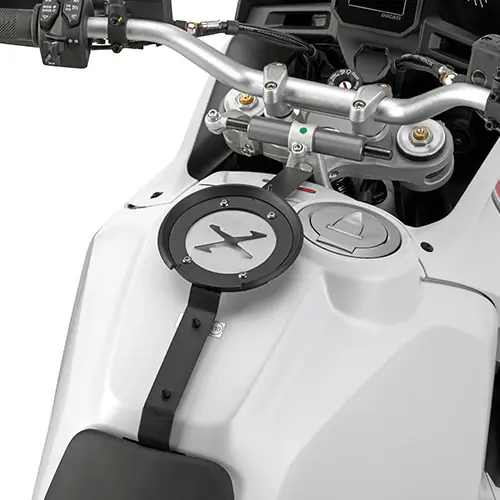 Promozione Esclusiva GIVI FLANGIA DUCATI DESERT X 937 (2022)