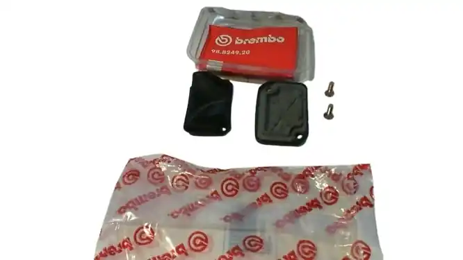 497032 TAPPO COPERCHIO POMPA FRENO BREMBO PIAGGIO GILERA 497032 Ordina Subito