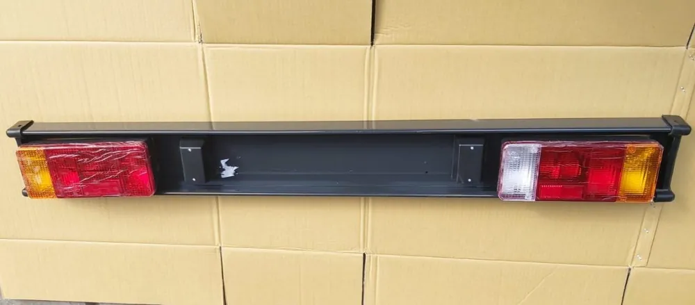 PARAURTI POSTERIORE COMPLETO DI FANALINI PER PIAGGIO PORTER TUTTI I MODELLI Subito Disponibile